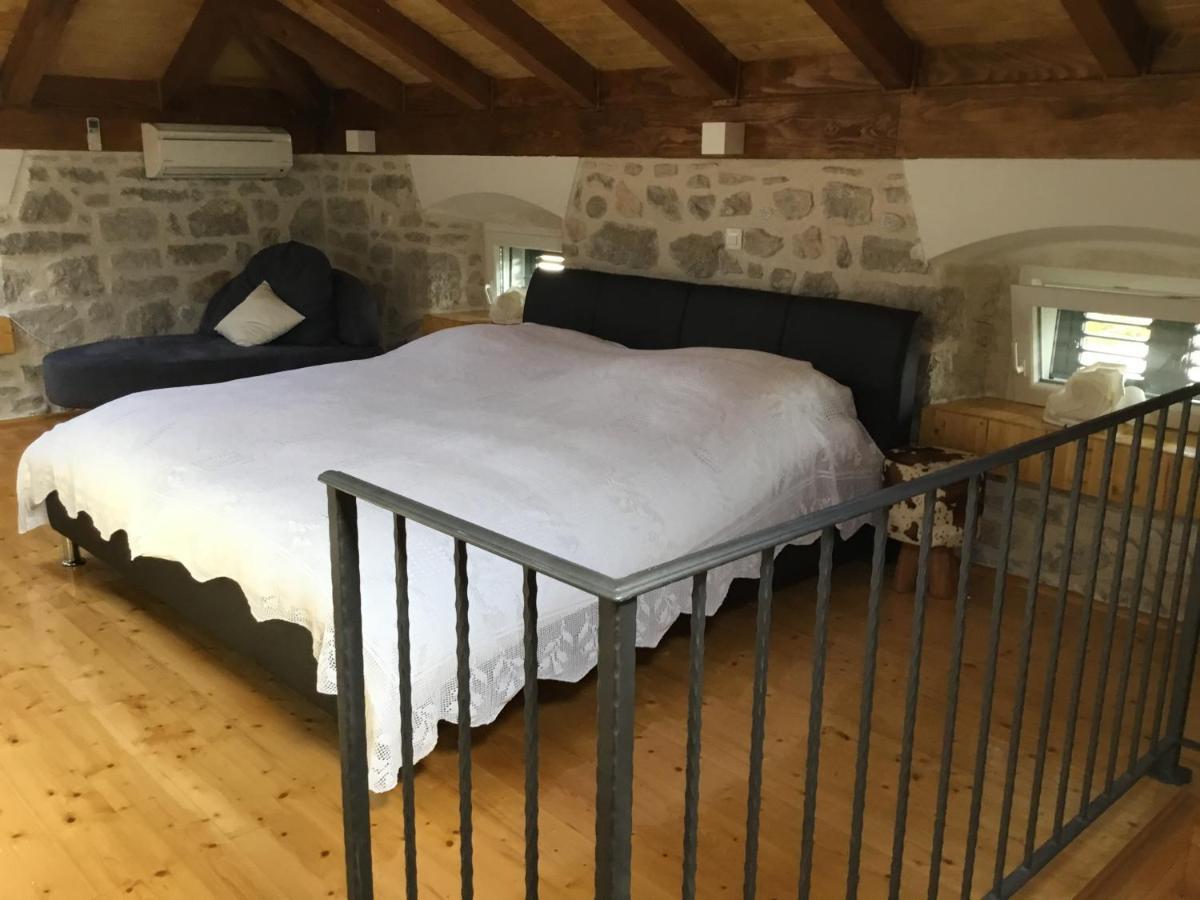 Villa Stein Haus Pirovac Esterno foto